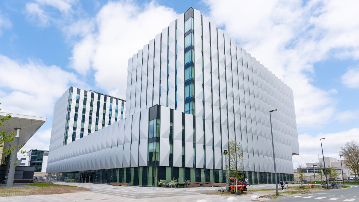 2025 04 01 EP ASML – Wikimedia Commons 16×9